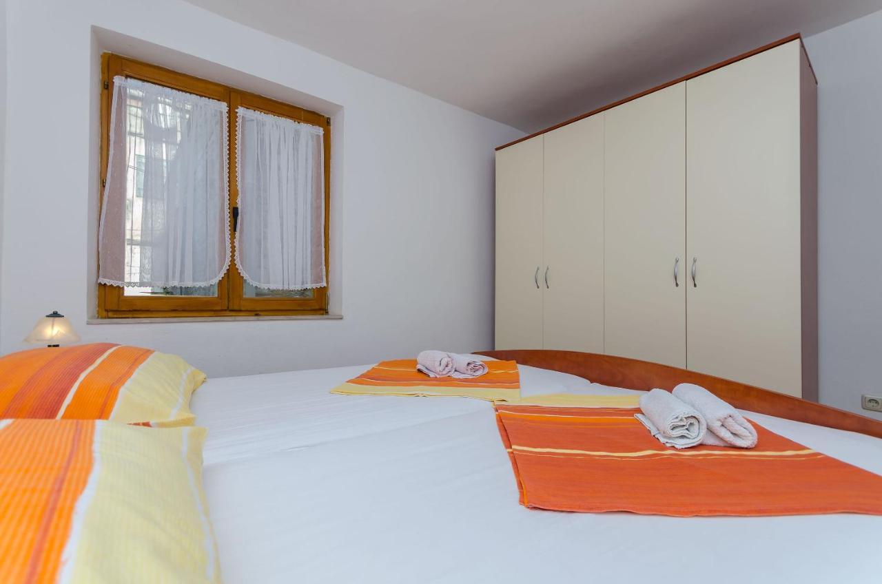 Apartments Old Town Трогір Екстер'єр фото