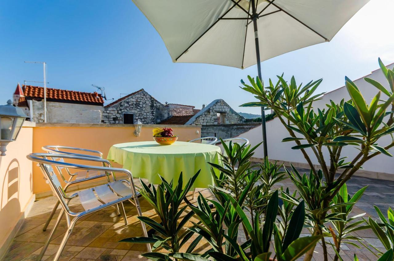 Apartments Old Town Трогір Екстер'єр фото